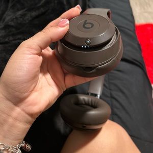 Beats Studio pro wireless (brown) only had for about 3 months.